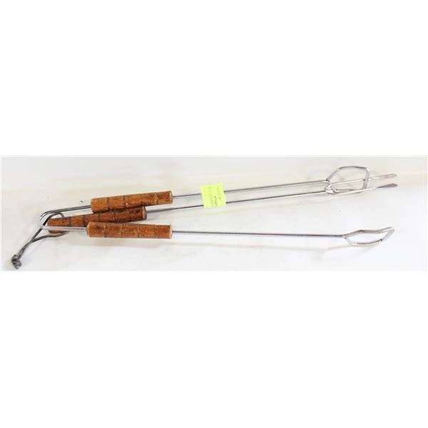 LOT OF 2 CYLINDICAL BARBECUE ITEMS