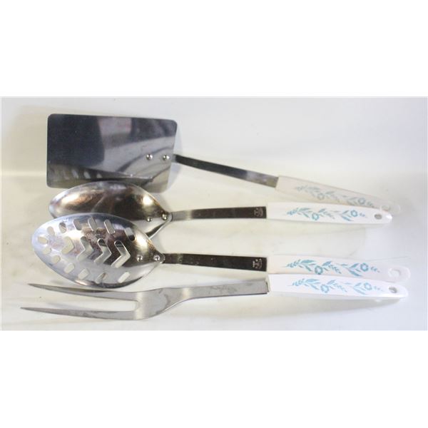 VINTAGE CORNINGWARE KITCHEN UTENSIL SET