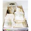 Image 1 : CERAMIC BATHROOM SET & HAND TOWELS
