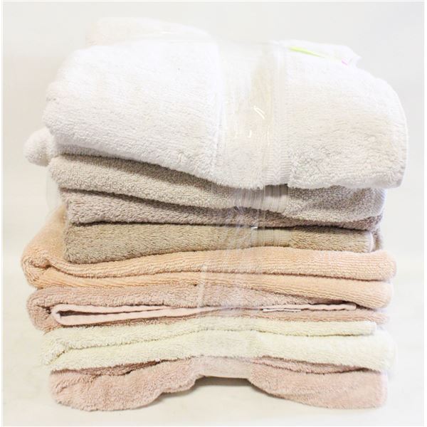 BUNDLE OF TOWELS
