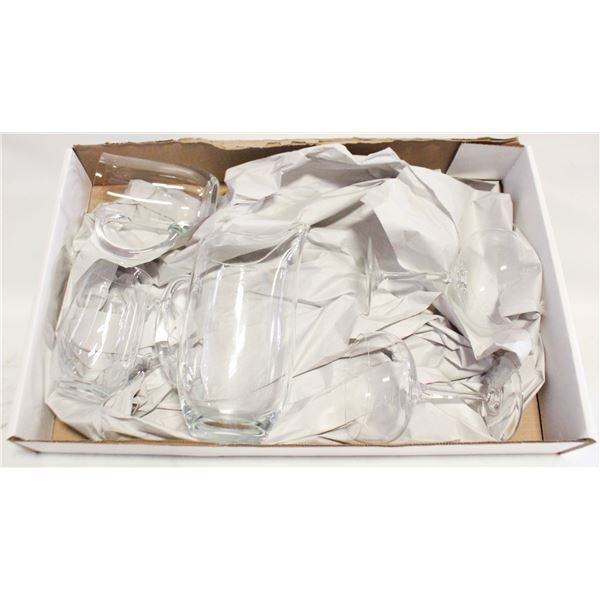 CRYSTAL/GLASSWARE- BOX LOT ASSORTED