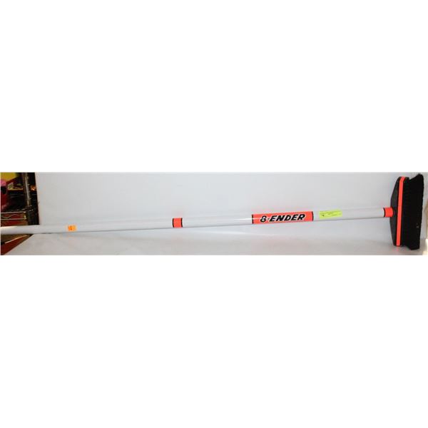 VINTAGE 8 ENDER CURLING BROOM (1)