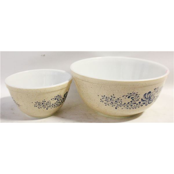 VINTAGE PYREX "HOMESTEAD" MIXING BOWLS