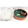 Image 1 : CORNINGWARE BAKING DISH PLUS POTTERY