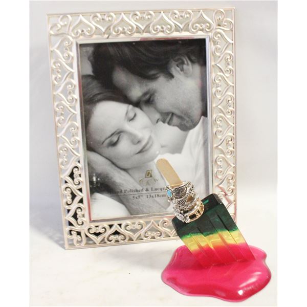 POPSICLE RING HOLDER WITH RINGS, 5 X 7 FRAME