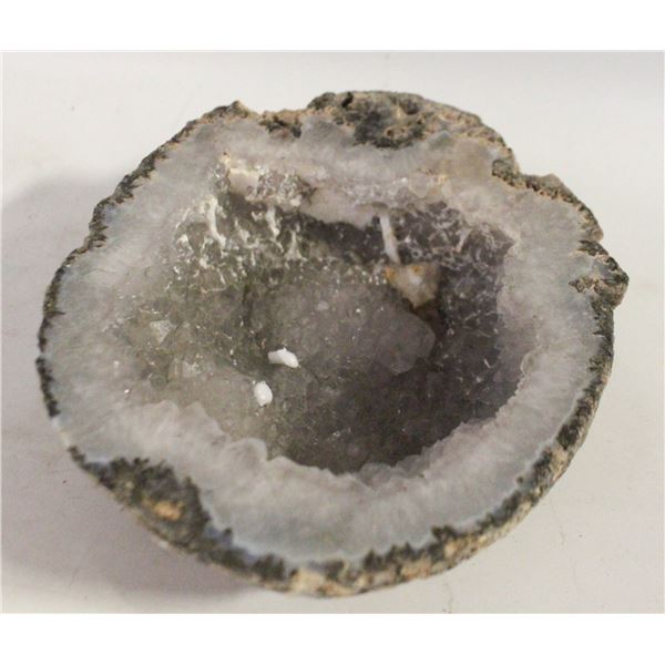 NATURAL QUARTZ CRYSTAL GEODE MINERAL