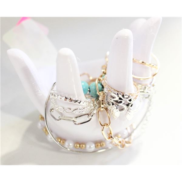 NEW IDEAL HAND-SHAPED JEWELRY DISPLAY STAND