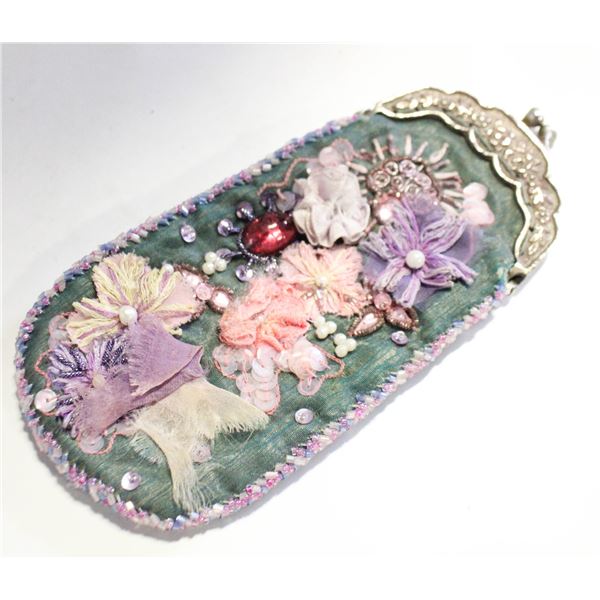 VICTORIAN SATIN LINED/BEADED POUCH CASE-ESTATE