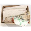 Image 1 : BOX VINTAGE LINENS