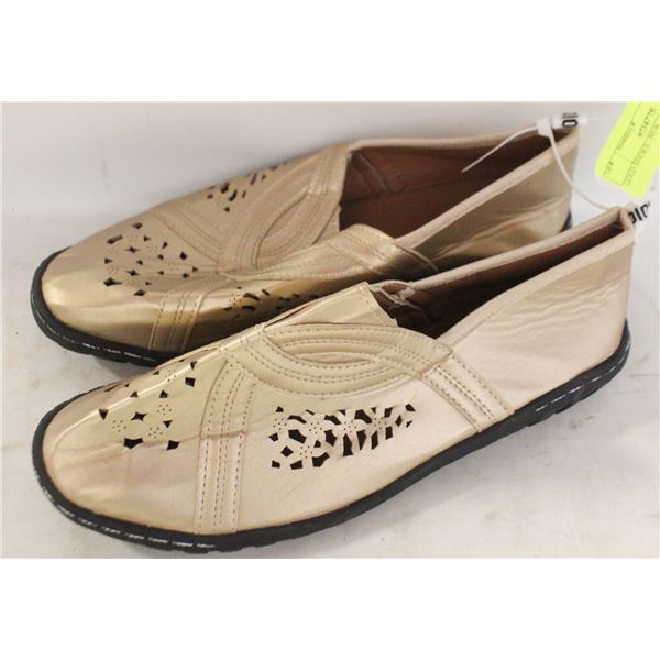 GOLD SHOES - NEW
