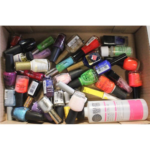 LARGE VOLUME OF NAIL POLISH WITH VIBRANT COLORS