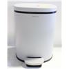 Image 1 : STEP GARBAGE CAN