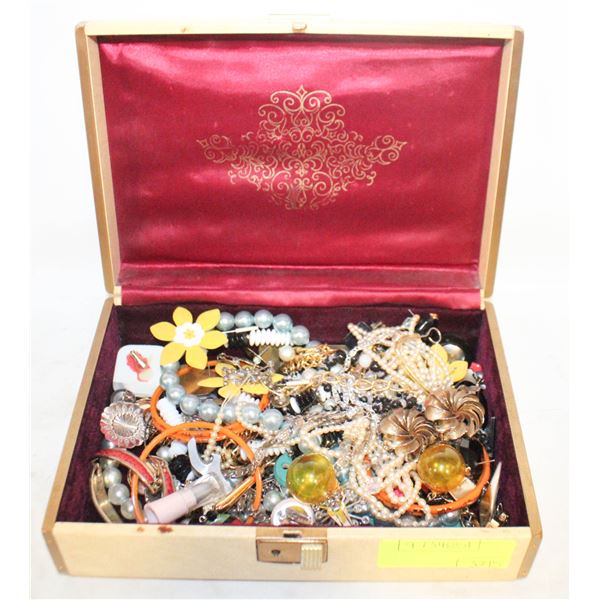 VINTAGE JEWELRY BOX WITH VINTAGE COSTUME JEWELRY