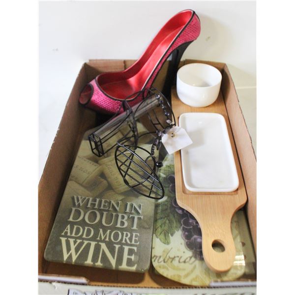 WINE THEME HOME DÉCOR ACCENTS PLUS BOTTLE