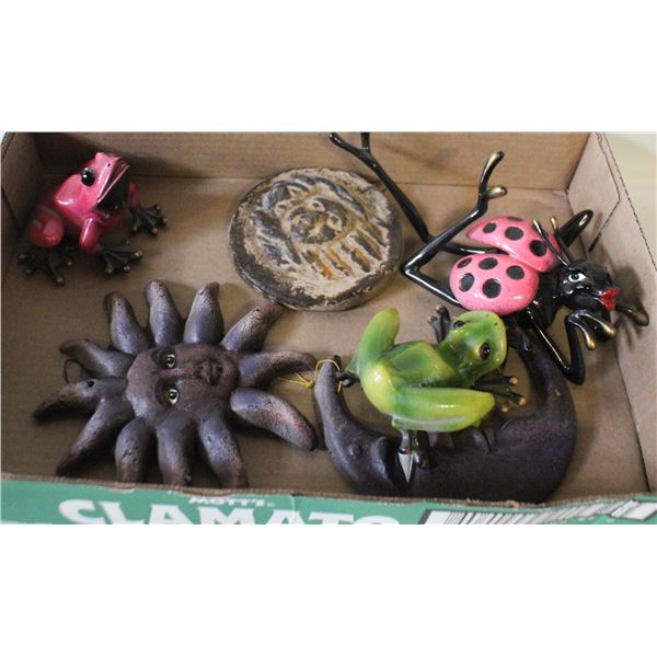 FLAT OF HOME DECORE ACCENTS