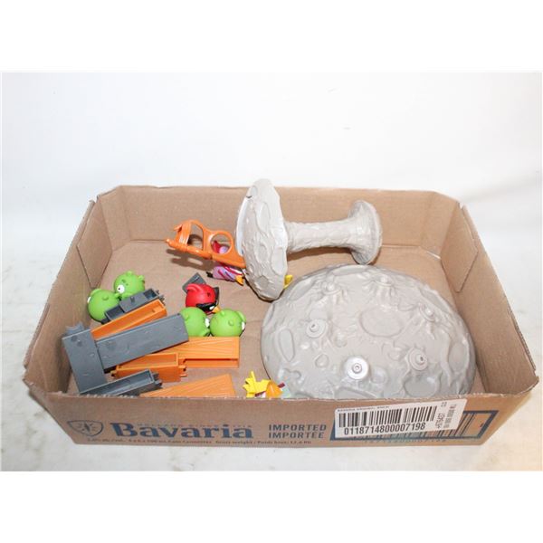 ANGRY BIRDS LUNAR LAUNCHER TOY SET