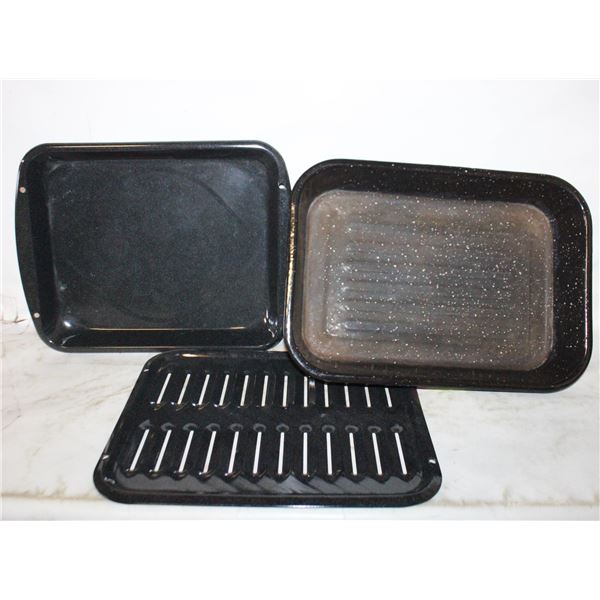 2 ROASTING PANS, RECTANGULAR METAL
