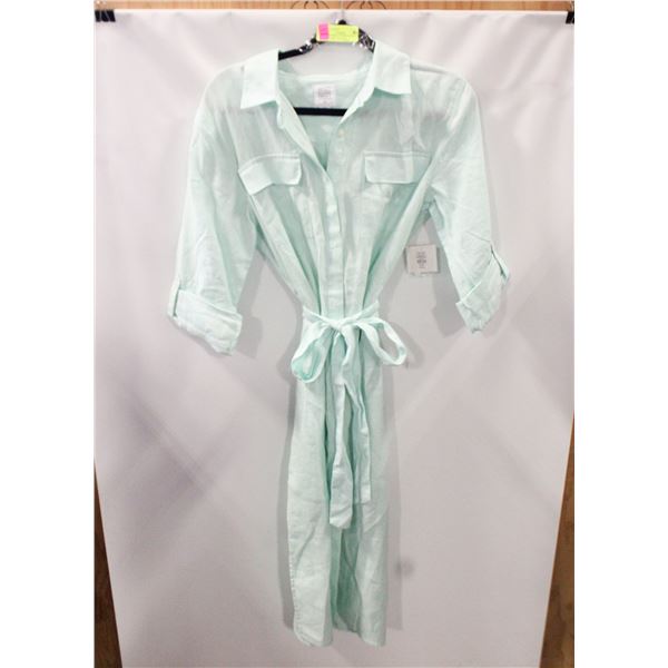 CORE WOMEN'S OVERSIZED BUTTON DRESS SHIRT- MEDIUM
