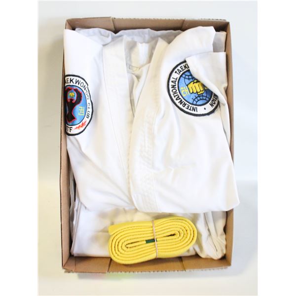 TAEKWONDO "DOBOK"- JACKET/PANTS/BELT- YOUTH L