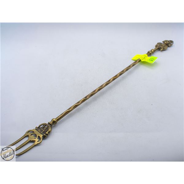ANTIQUE BRASS LINCOLN IMP DEVIL TOASTING FORK