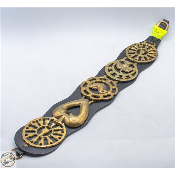 VINTAGE ENGLISH HORSE BRASS MARTINGALE FEATURING