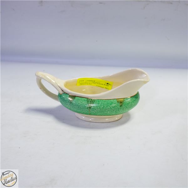 VINTAGE ROYTAL TUDOR WARE GRAVY BOWL