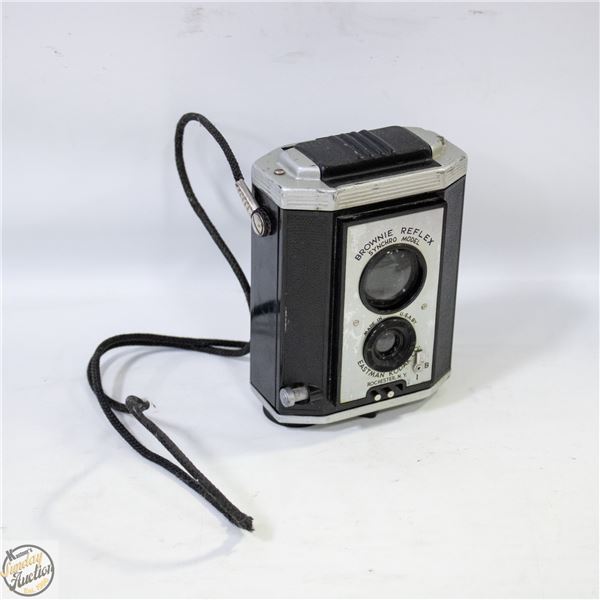 VINTAGE BROWNIE REFLEX SYNCHRO