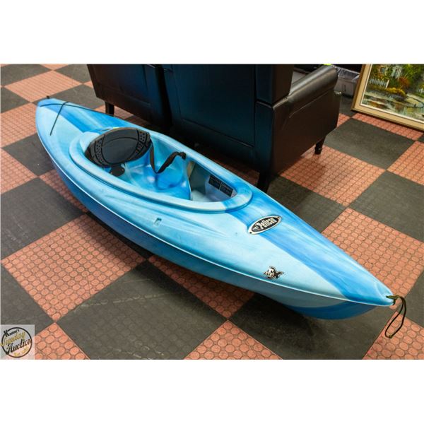 8 FT PELICAN RAM X KAYAK WITH OARS