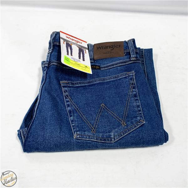 NEW MENS 34 X 34 WRANGLER REGULAR FIT JEANS