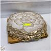 Image 1 : 75 GOLD FLOWER VINYL PLACEMATS