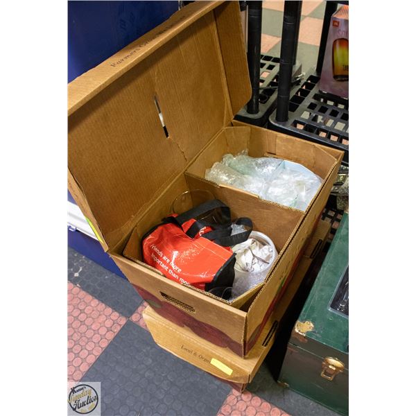 ESTATE BOX OF ASSORTED VINTAGE TEACUPS+ SAUCERS