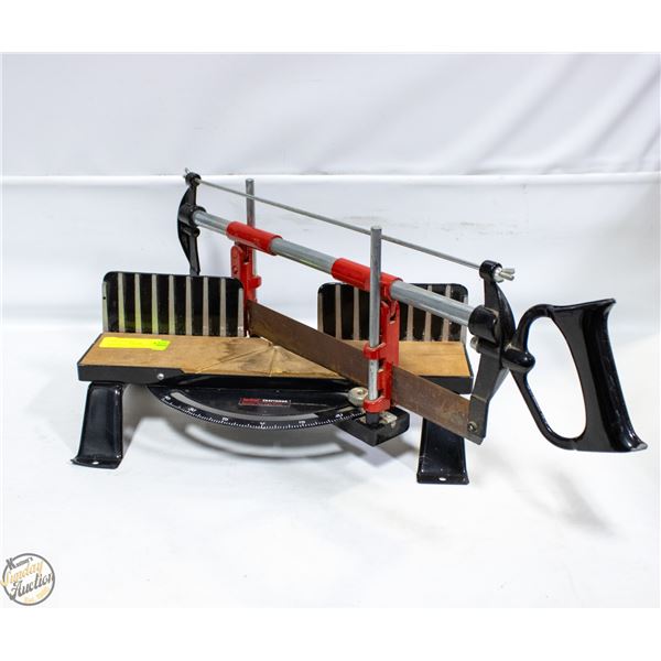 CRAFTSMAN ADJUSTABLE MITER BOX AND BACKSAW SET
