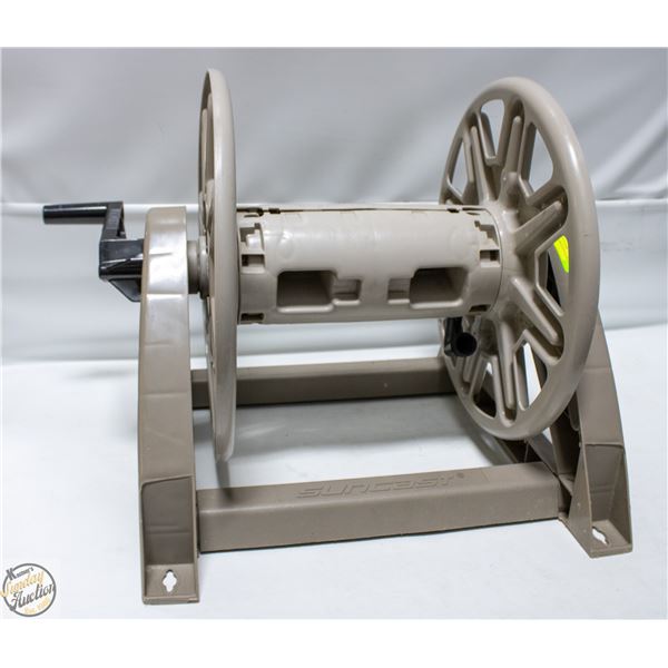 SUNCAST WALLMOUNT GARDEN HOSE REEL