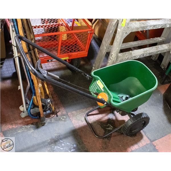 SCOTTS TURF BUILDER FERTILIZER SPREADER