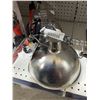 Image 4 : Bayco 10.5 in Brooder Clamp Light Lot of 2