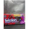 Image 3 : Twizzlers Wild Berry Twists, 5 Packs x 400g