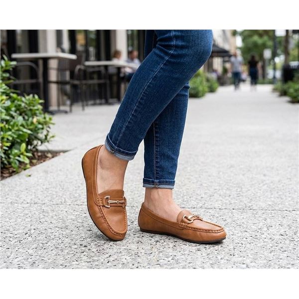 Aerosoles Tan Loafers Size 11