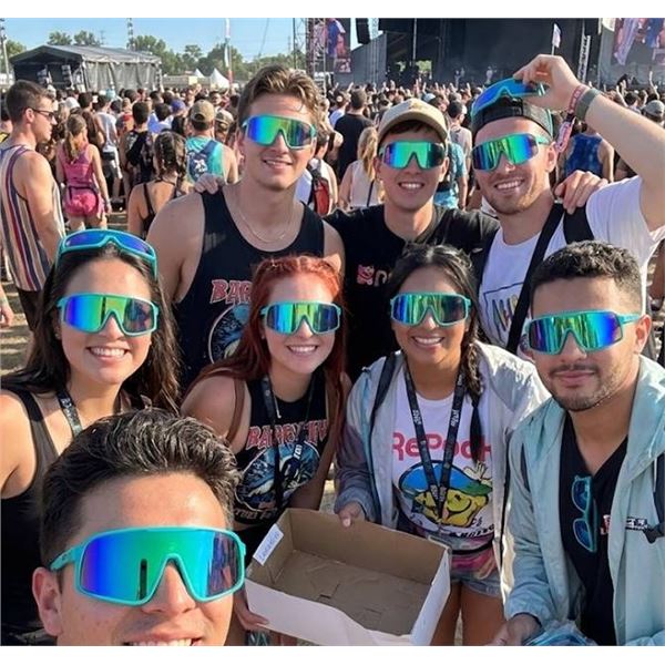 12 Truly Sunglasses in Teal