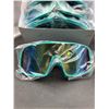 Image 3 : 12 Truly Sunglasses in Teal
