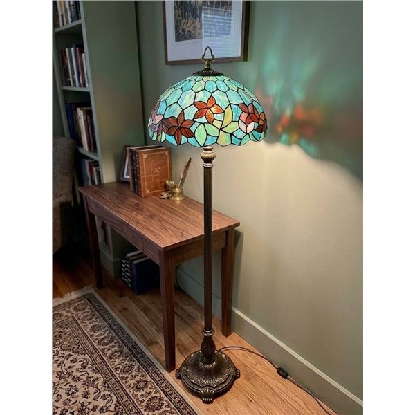 Tiffany-Style Stained Glass Lamp