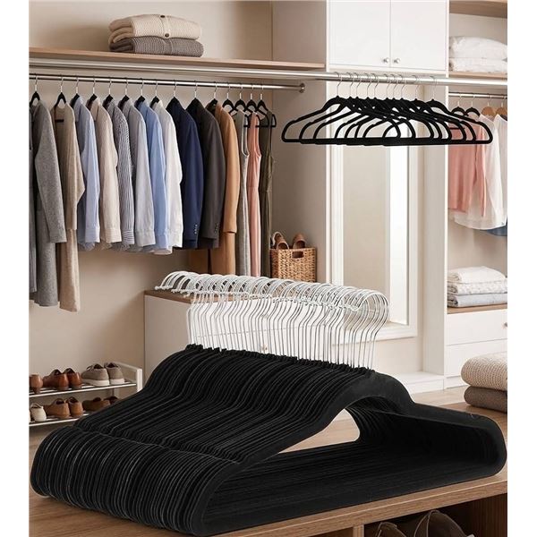 AmazonBasics Velvet Hangers 100-Pack