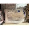 Image 2 : Calvin Klein Modern Stripe Pillow Set