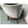 Image 2 : Vintage Wing Chair