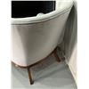 Image 2 : Vintage Wing Chair