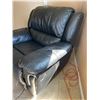 Image 2 : Leather Powered Recliner