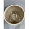 Image 3 : Medicine Hat Potteries 10 Imperial Crock