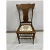 Image 1 : Vintage Wooden Chair
