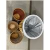 Image 2 : Wicker Laundry Basket