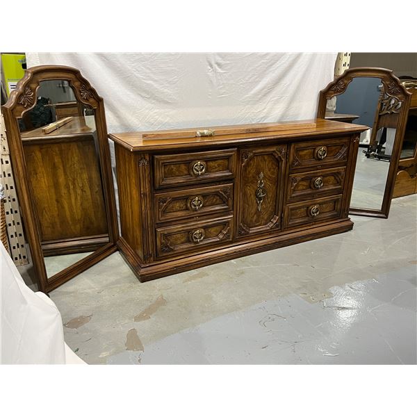 Stanley 9 Drawer Dresser