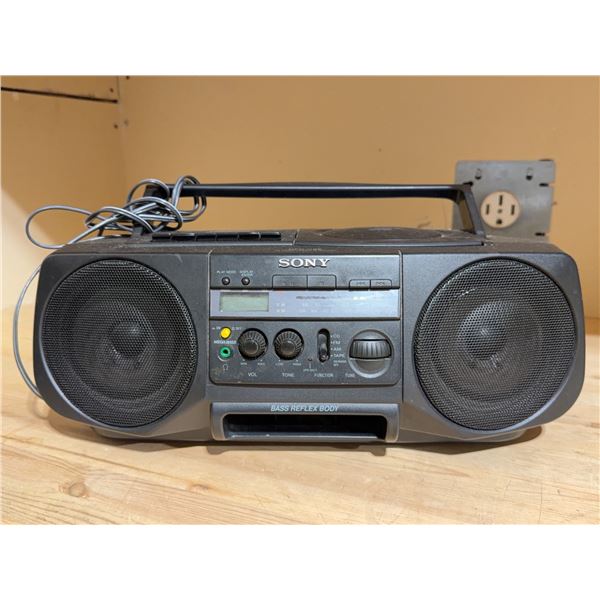 Sony CFD-V20 CD Radio Cassette-Corder Boombox
